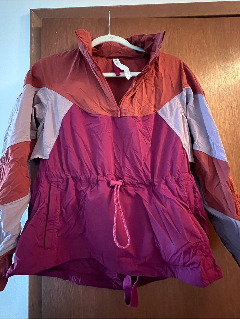 Lululemon packable Women’s Windbreaker Anorak Jacket in Burgundy and Rust -